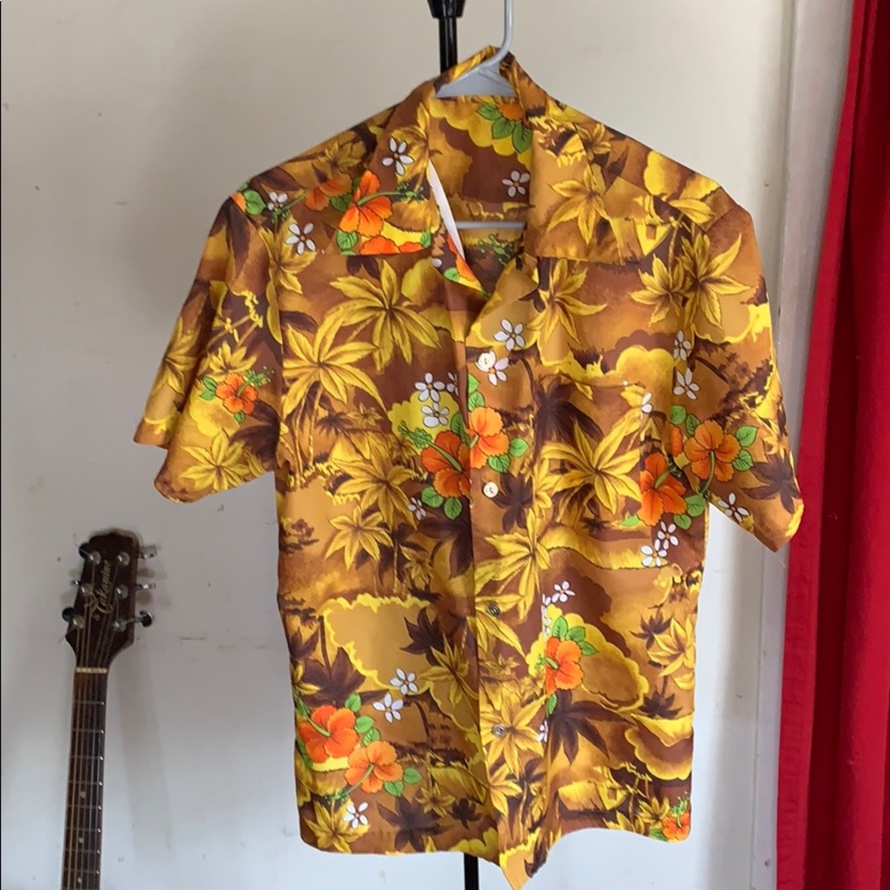 Authentic tropical shirt - no wrinke not cotton